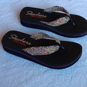 Skechers Yoga Foam Thong Sandals